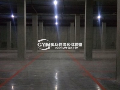 有專用存儲(chǔ)工具，專業(yè)貨架，專業(yè)存儲(chǔ)工具，區(qū)域標(biāo)識(shí)清楚，規(guī)范。