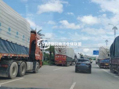 倉庫的車輛進出非常便捷---周圍環(huán)境